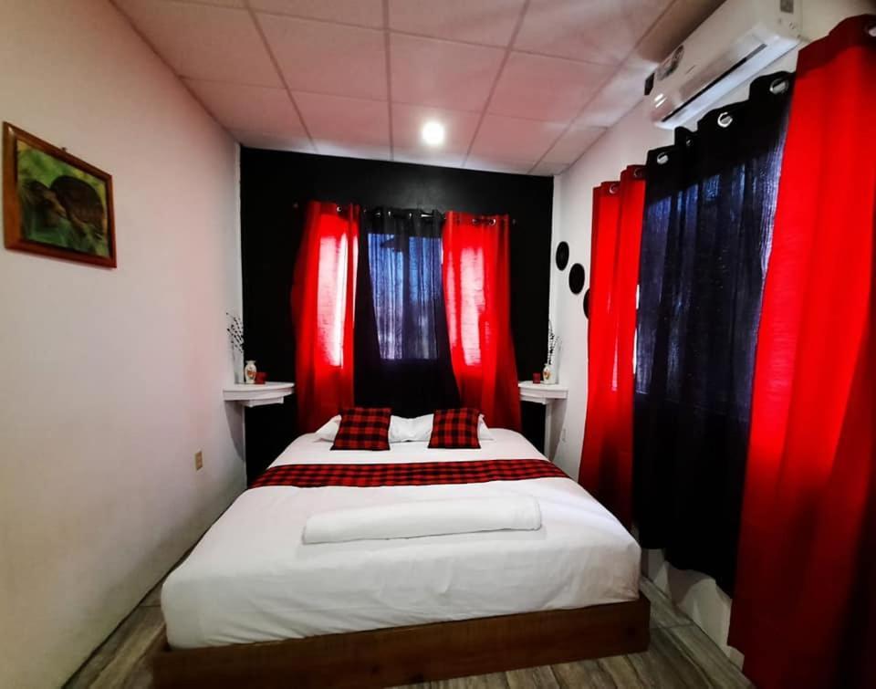 Saint Charles Inn, Belize Central America Пунта-Горда Экстерьер фото