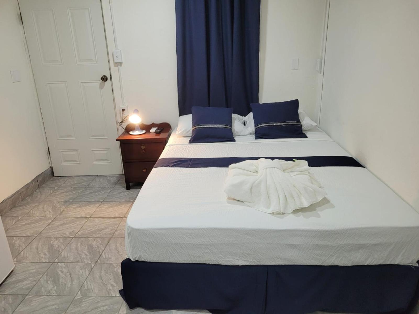 Saint Charles Inn, Belize Central America Пунта-Горда Экстерьер фото