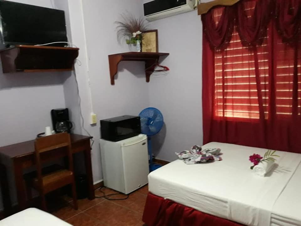 Saint Charles Inn, Belize Central America Пунта-Горда Экстерьер фото